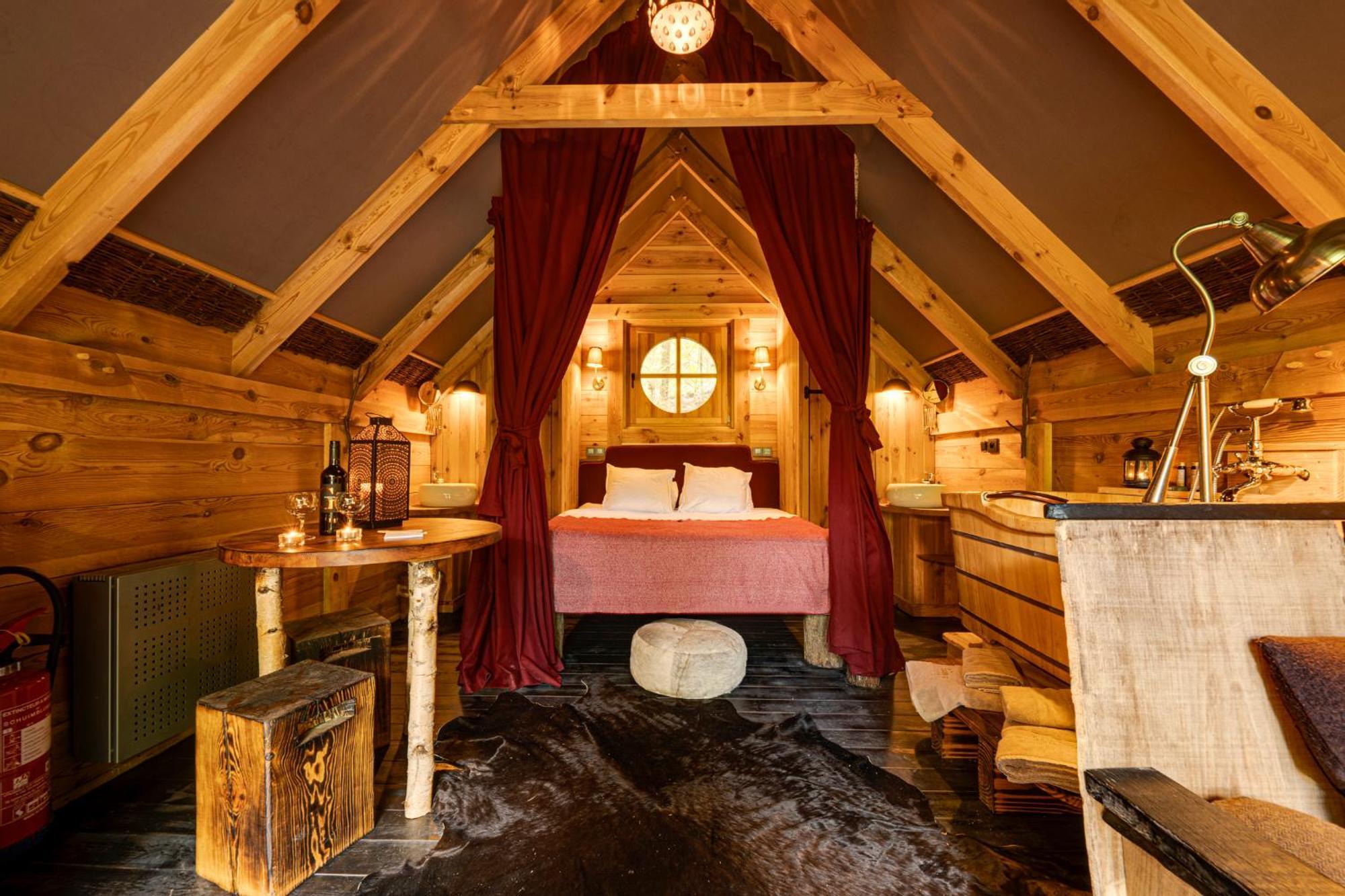 Les Cabanes De Rensiwez Mabompre 외부 사진