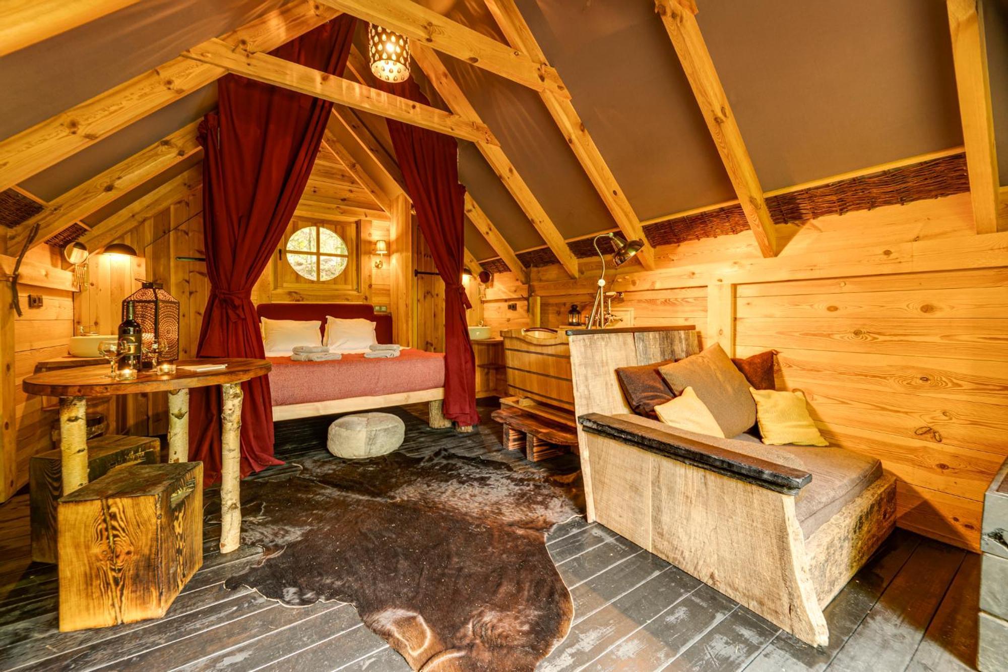 Les Cabanes De Rensiwez Mabompre 외부 사진