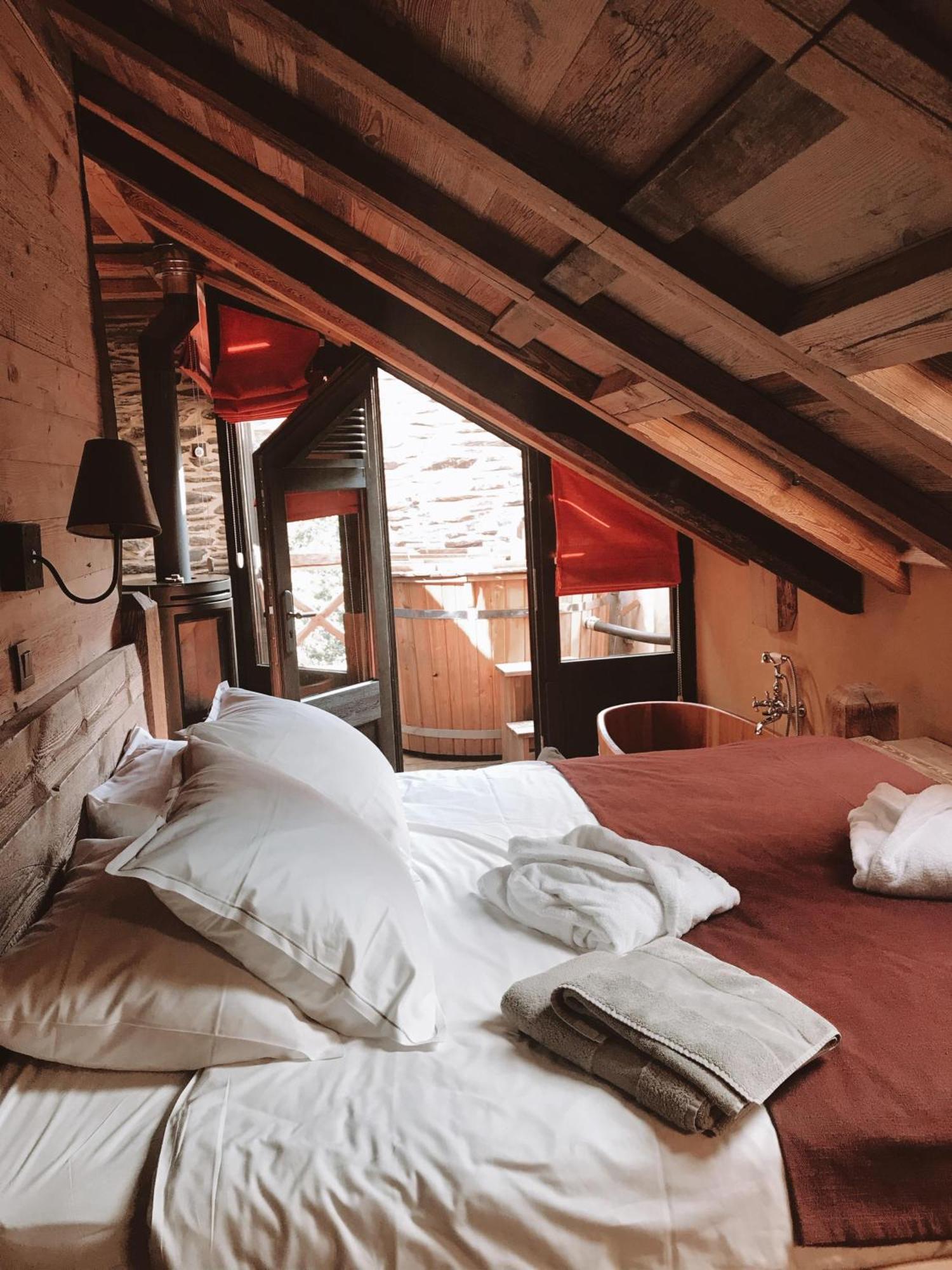 Les Cabanes De Rensiwez Mabompre 외부 사진