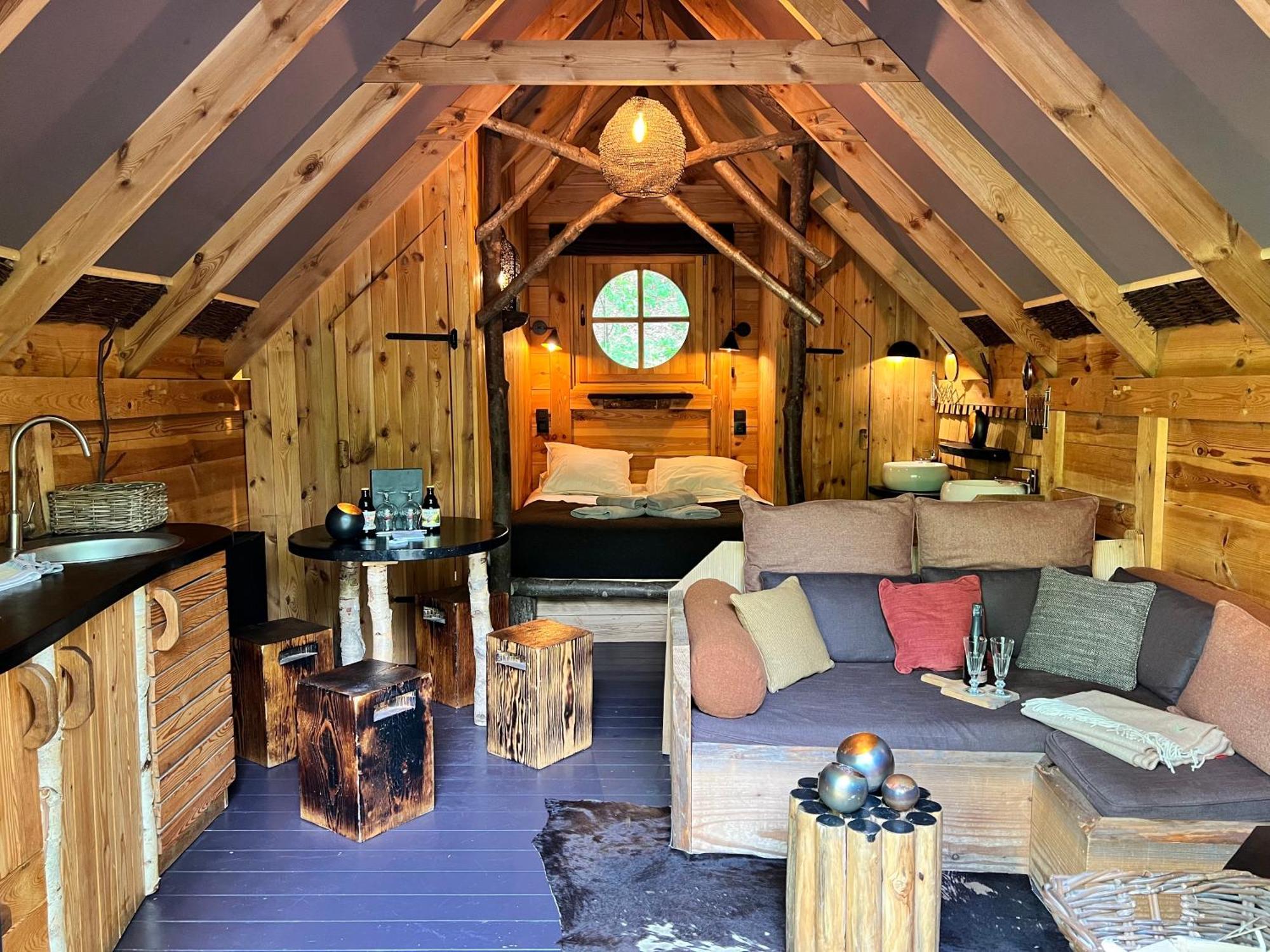Les Cabanes De Rensiwez Mabompre 외부 사진