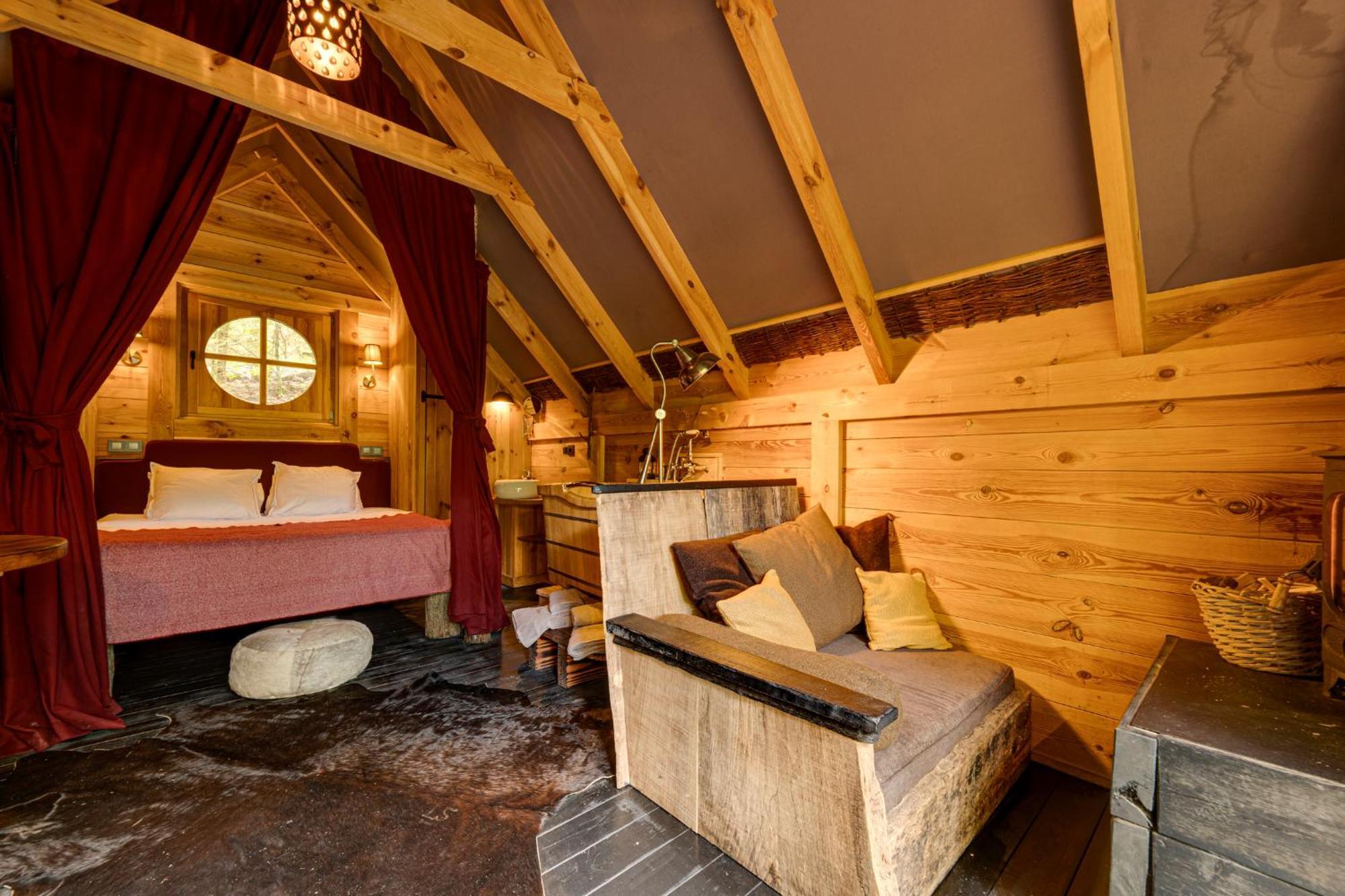 Les Cabanes De Rensiwez Mabompre 외부 사진