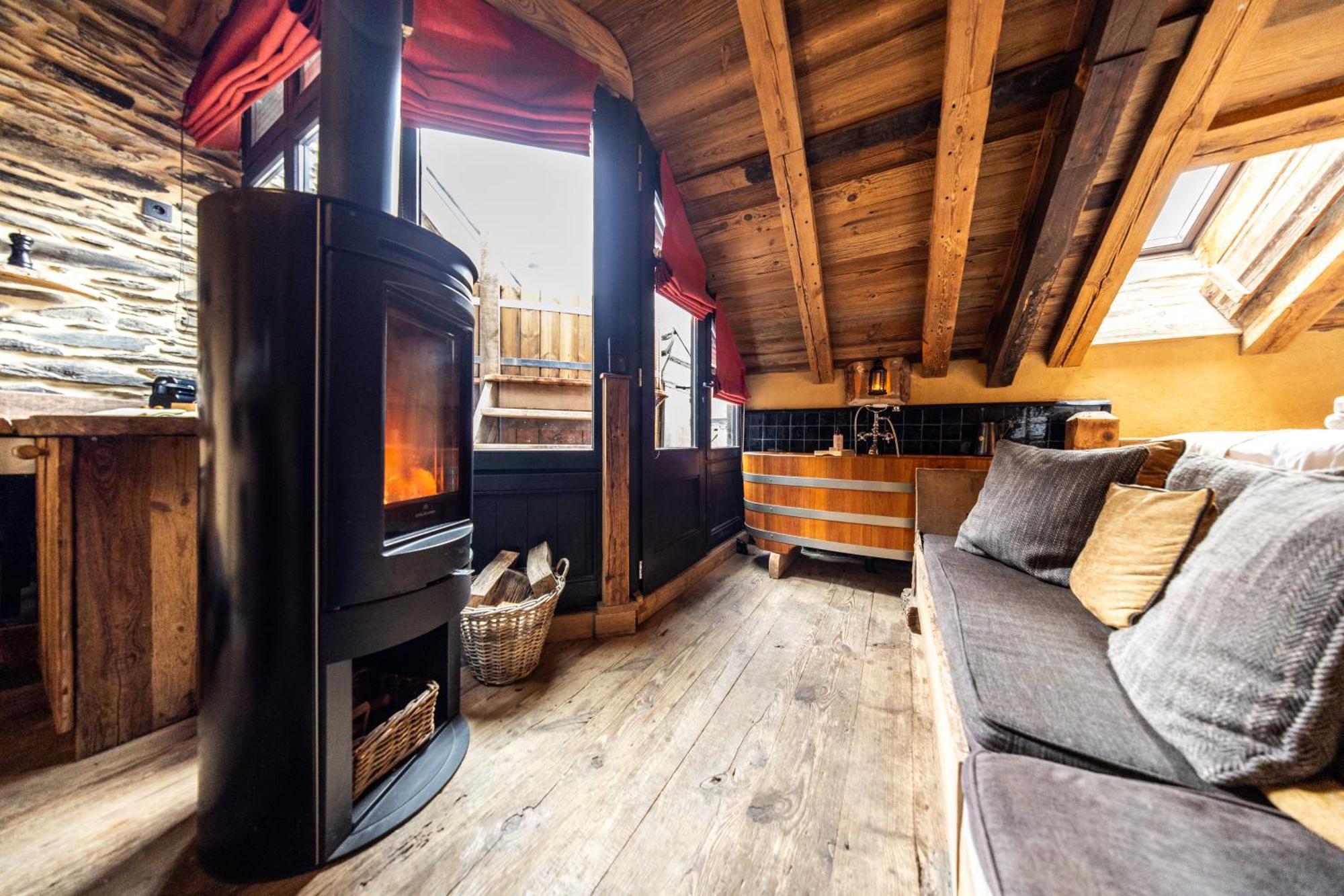 Les Cabanes De Rensiwez Mabompre 외부 사진